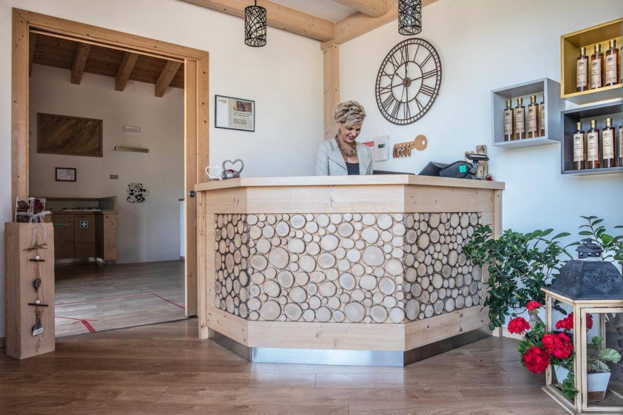 Agriturismo Al Maniero เตรนโต ภายนอก รูปภาพ